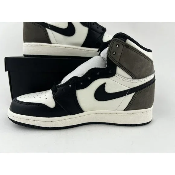 Nike Air Jordan 1 Retro High OG Dark Mocha Youth Size 4Y Sneakers 575441-105 - Picture 10 of 12